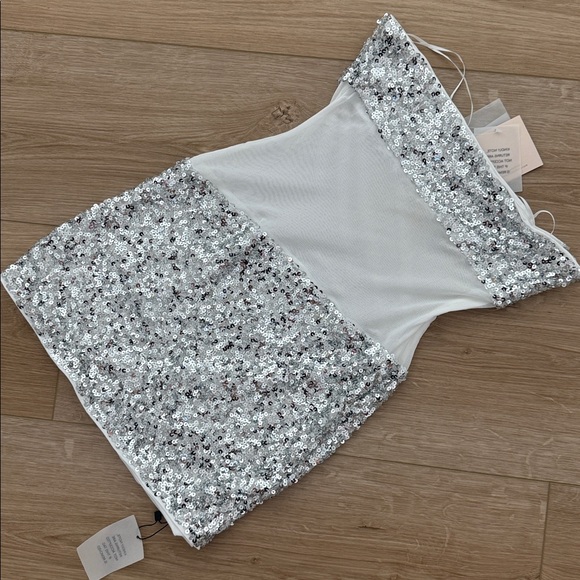 Superdown Silver Sequin Mini Dress - Picture 4 of 9
